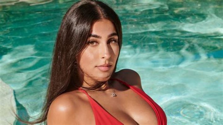 Alara Taneri Wiki, Age, Height, Boyfriend, Brother & Parents