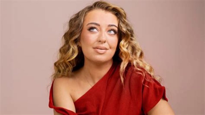 Anastasia Kingsnorth [Youtuber] Wiki, Bio, Height, Weight & More