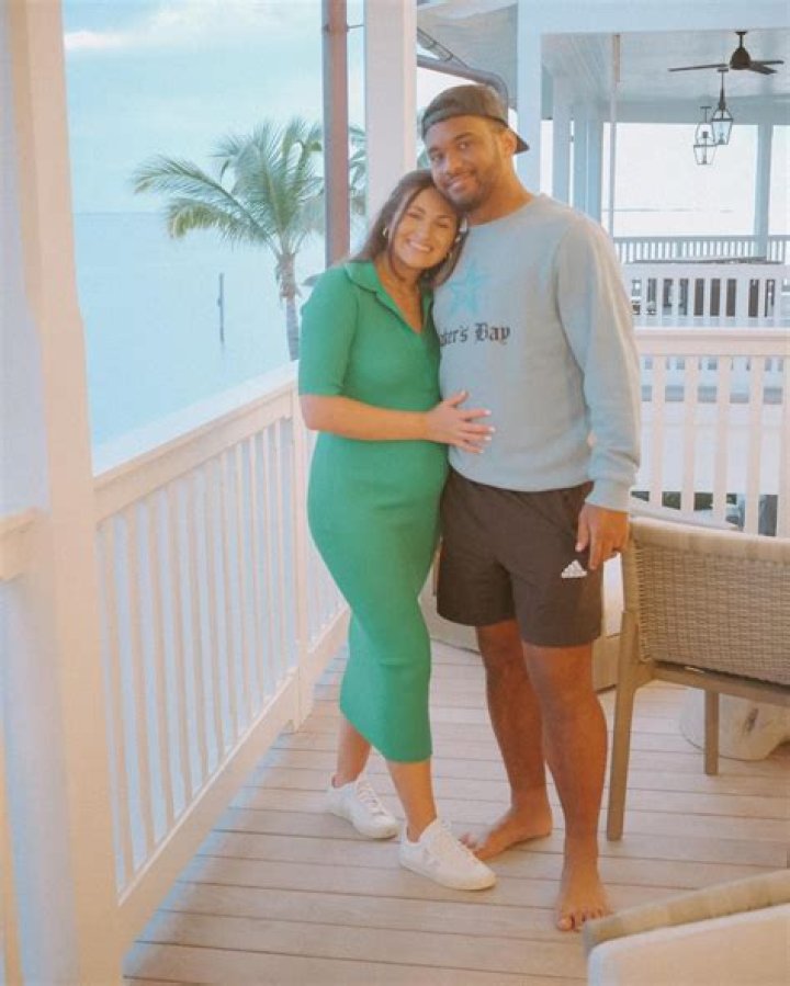 Tua Tagovailoa Wife Annah Gore Wiki, Age, Height, Mother, Father, Net Worth & More