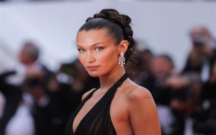 Bella Hadid Bra Size, Age, Weight, Height, Measurements
