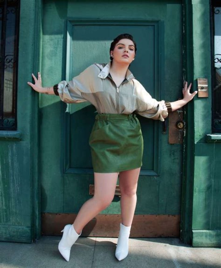 Camren Bicondova Height Weight Body Measurements Age Bra Size Facts