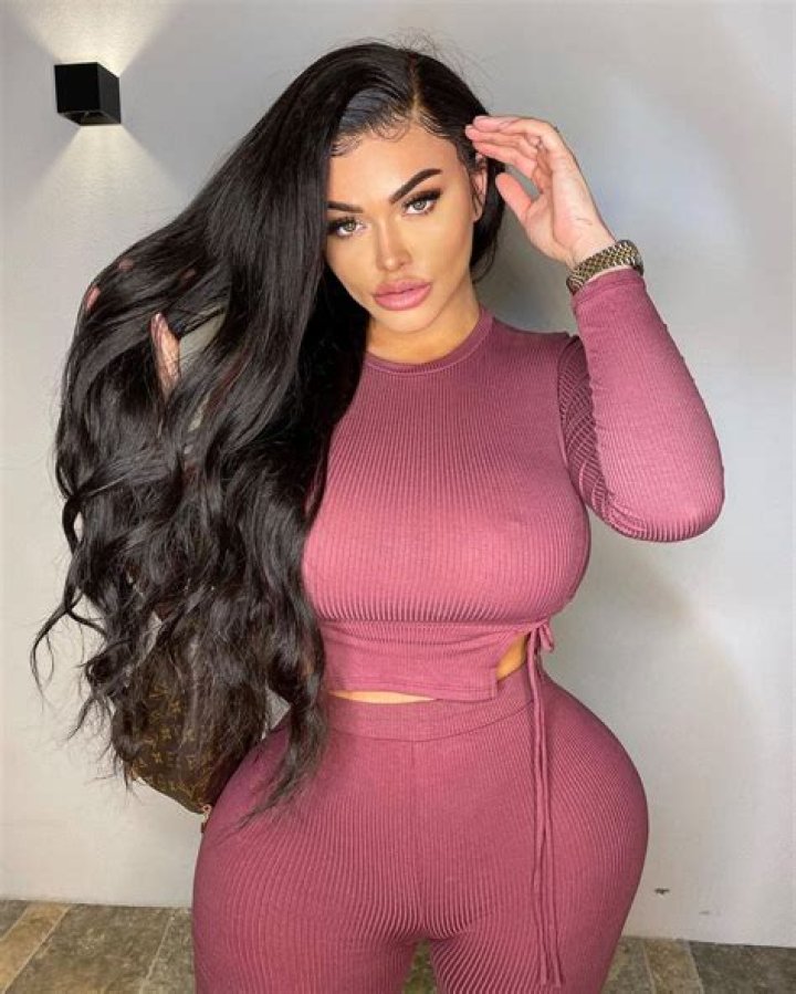 Emily Regina [Model] Wiki, Ethnicity, Net Worth, Height & More