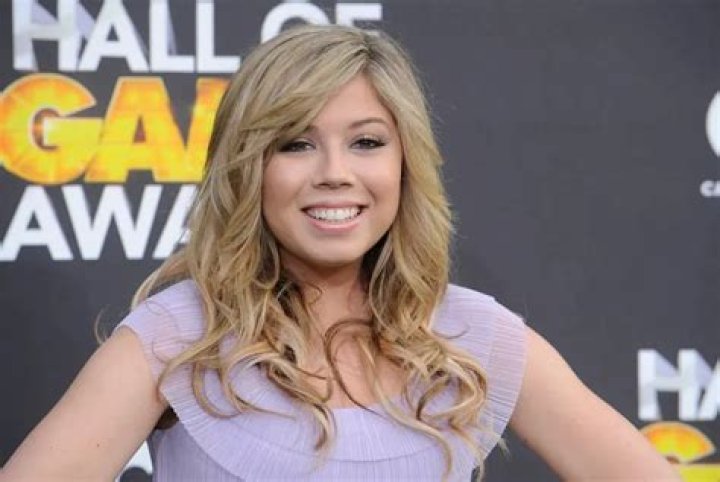 Jennette McCurdy Body Measurements Height Weight Bra Size Vital Stats