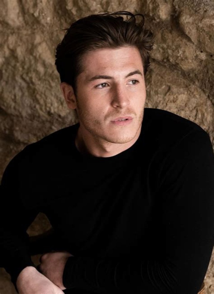 Kieron Moore Wiki, Age, Height, Girlfriend, Net Worth & Parents