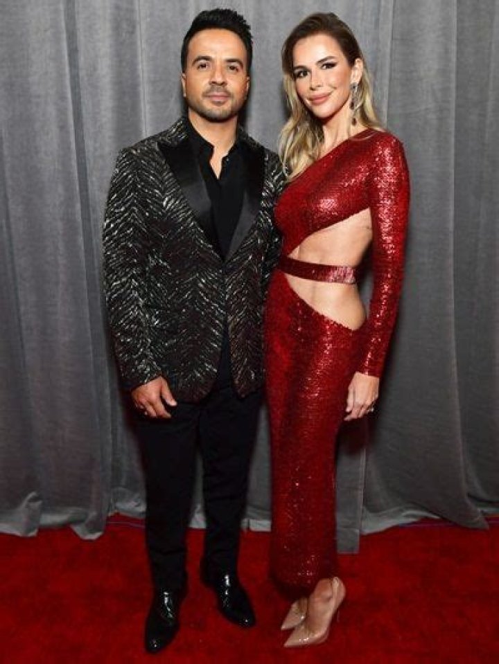 Luis Fonsi Height Weight Shoe Size Measurements Vital Stats