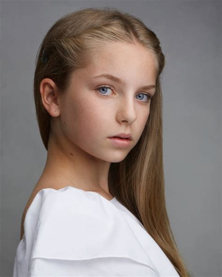 Meesha Garbett Wiki, Age, Birthday, Parents, TikTok, Height & More