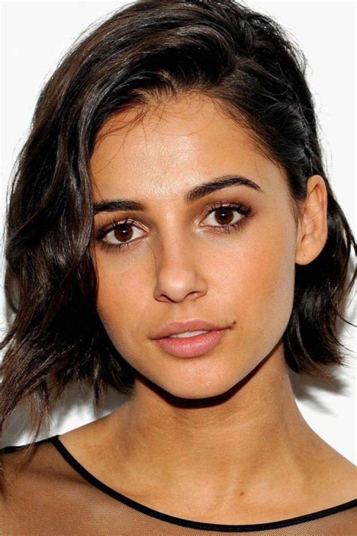 Naomi Scott Biography, Net Worth, Parents, Husband, Kids & More