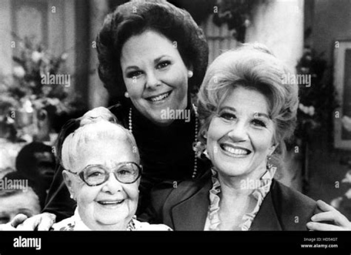 Nedra Volz Wiki, Death, Facts, Age, Husband & More