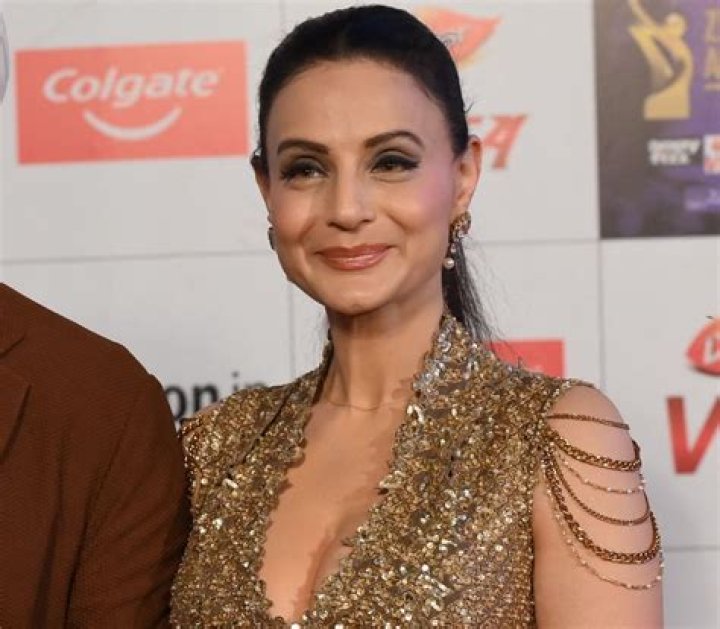 Ameesha Patel in Bathing Suit Hits "Delhi" — Celebwell