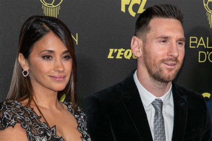 Antonela Roccuzzo in Bathing Suit With Lionel Messi is “Pretty” — Celebwell