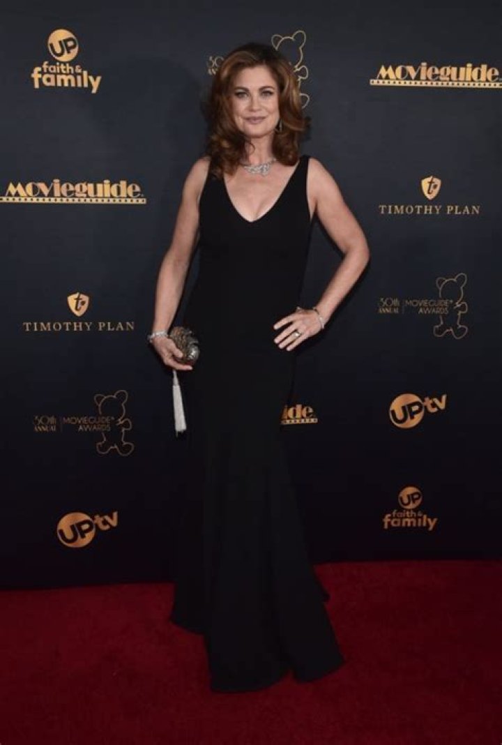 Kathy Ireland in Bathing Suit Says "Thanks" — Celebwell