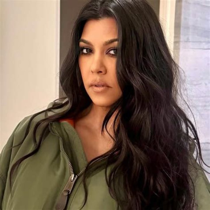 Kourtney Kardashian Flashes Flat Abs in Sports Bra Selfie — Celebwell