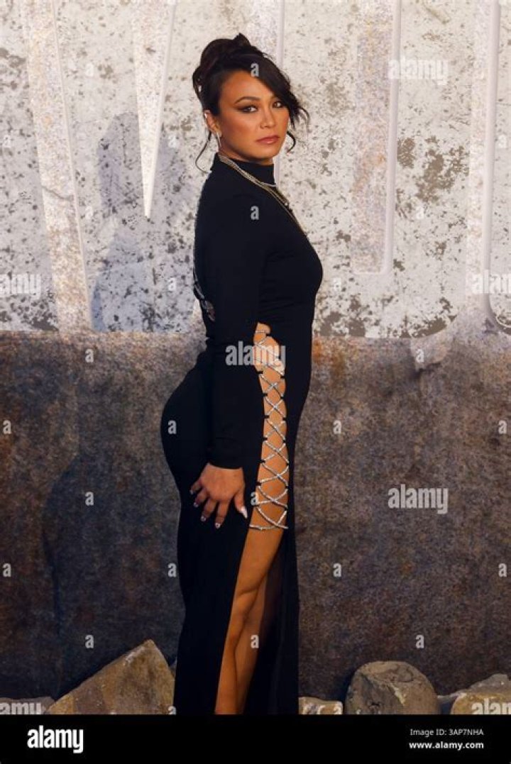 Michelle Waterson in Bathing Suit Says "Let's Go" — Celebwell