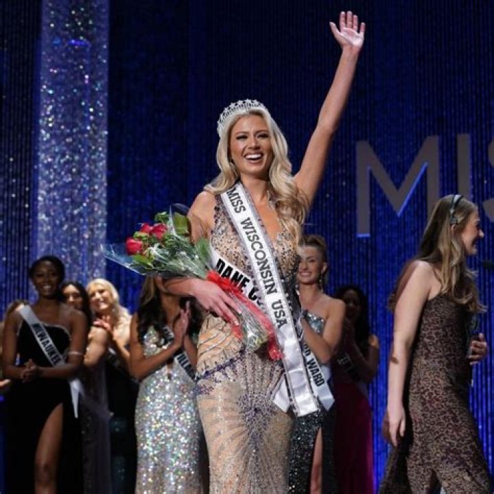 Miss Wisconsin Alexis Loomans Shares New Swimsuit Photo — Celebwell