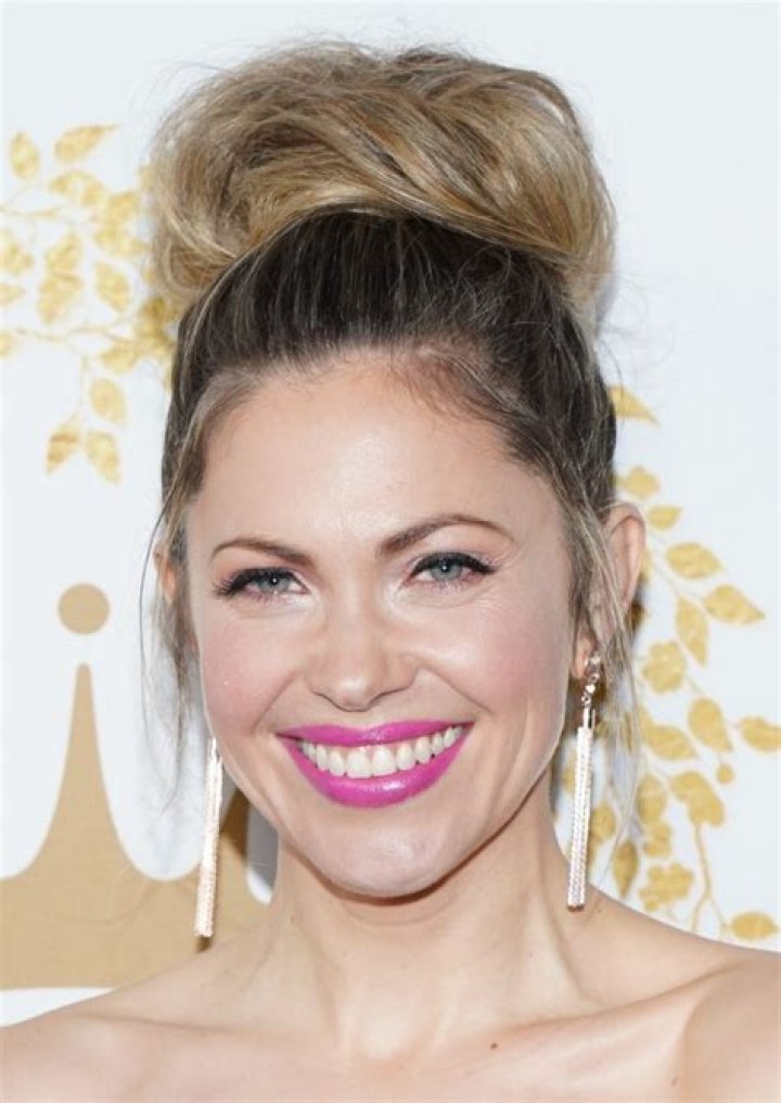 Pascale Hutton Net Worth