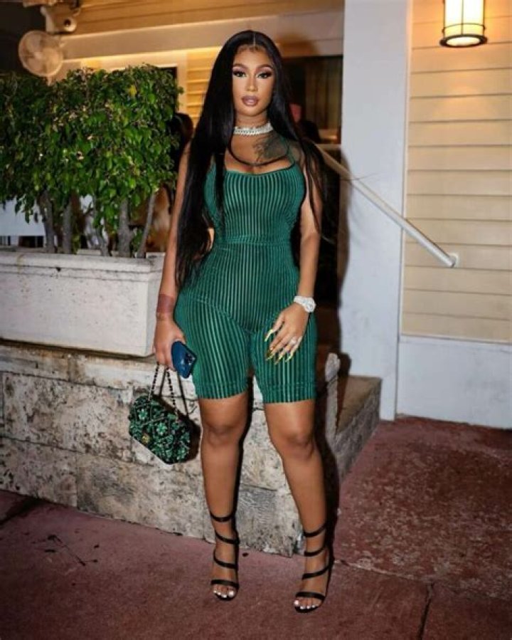 6ix9ine’s Girlfriend Rachel Wattley: Age, Daughter, Husband, Height & Net Worth