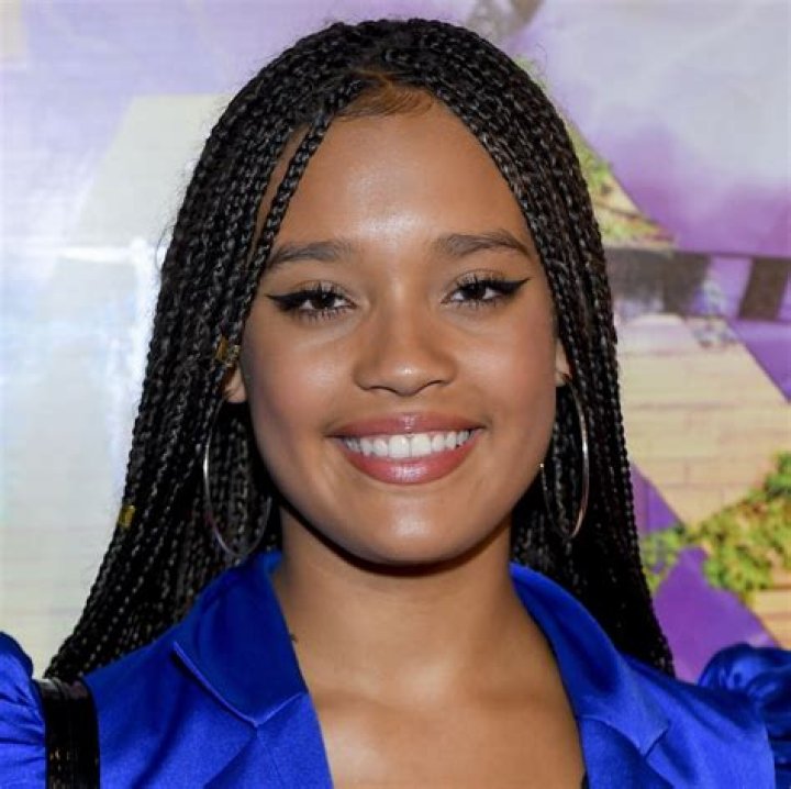 AGT Singer Sara James Age, Birthday, Parents, Height & Education