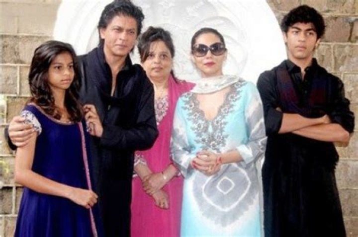 Shahrukh Khan SRK Family Tree Father, Mother Name Pictures